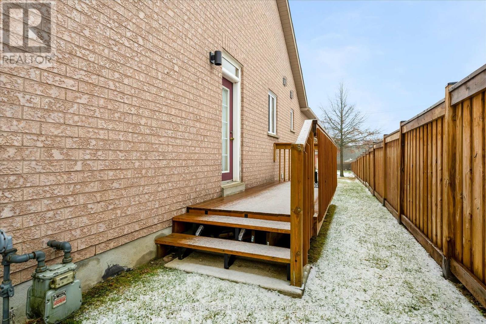 1 - 10 Davidson Boulevard, Hamilton, ON - Outdoor With Exterior