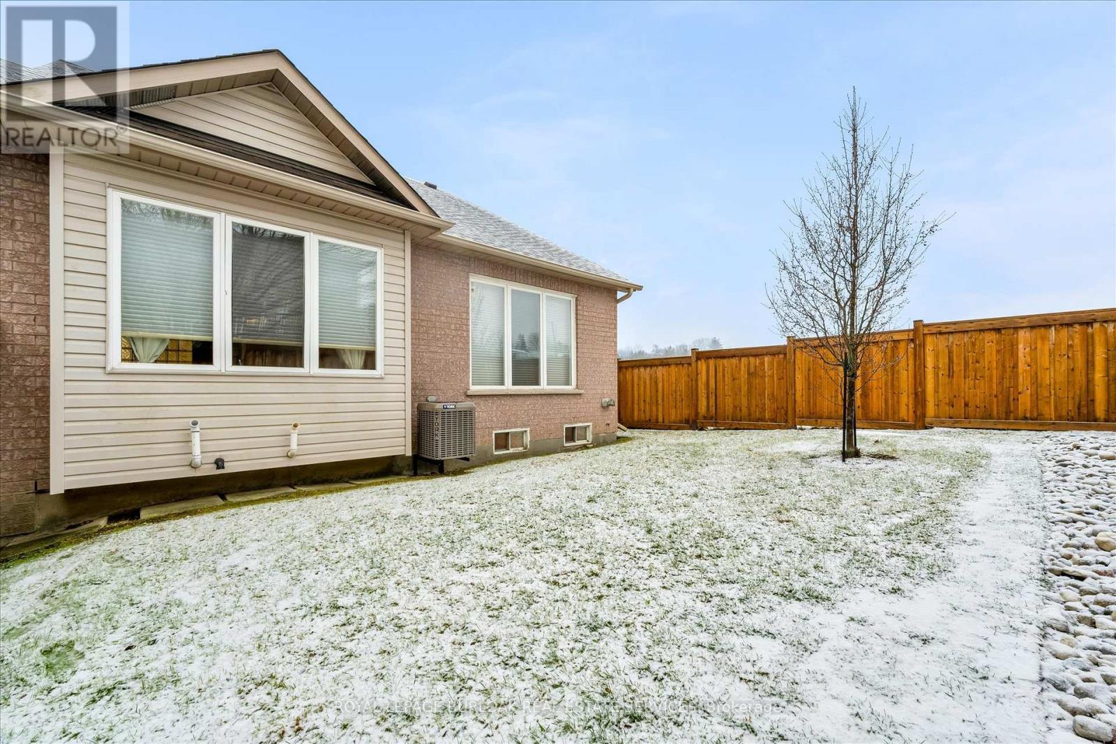 1 - 10 Davidson Boulevard, Hamilton, ON - Outdoor