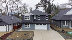 2035 Oakhill Pl Duncan, BC V9L 0J2