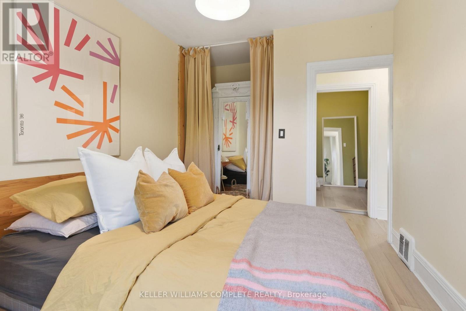 48 Liberty Street, Hamilton, ON - Indoor Photo Showing Bedroom