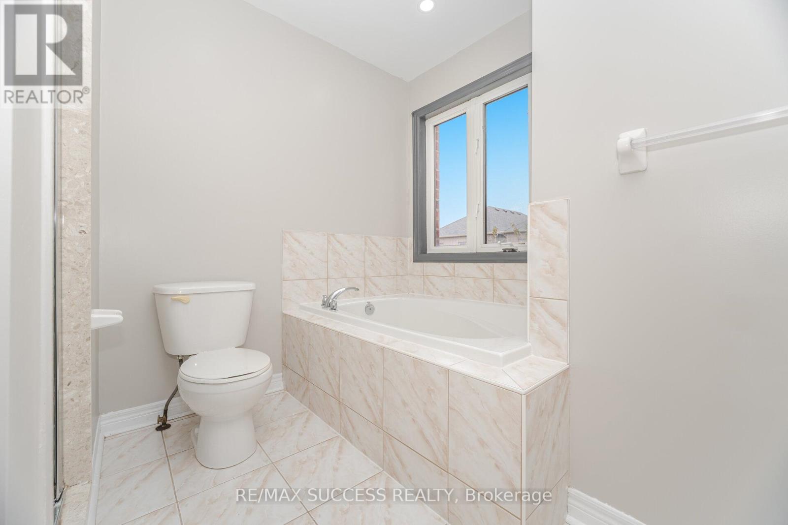 3056 Doyle Street, Mississauga, ON - Indoor Photo Showing Bathroom