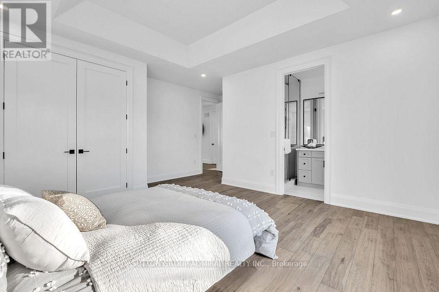 1377 Rometown Drive, Mississauga, ON - Indoor Photo Showing Bedroom