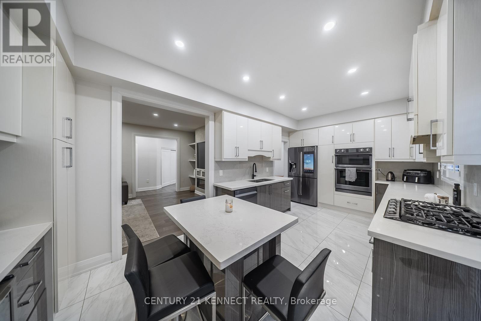 656 Kaiser Drive, Mississauga, ON - Indoor Photo Showing Kitchen
