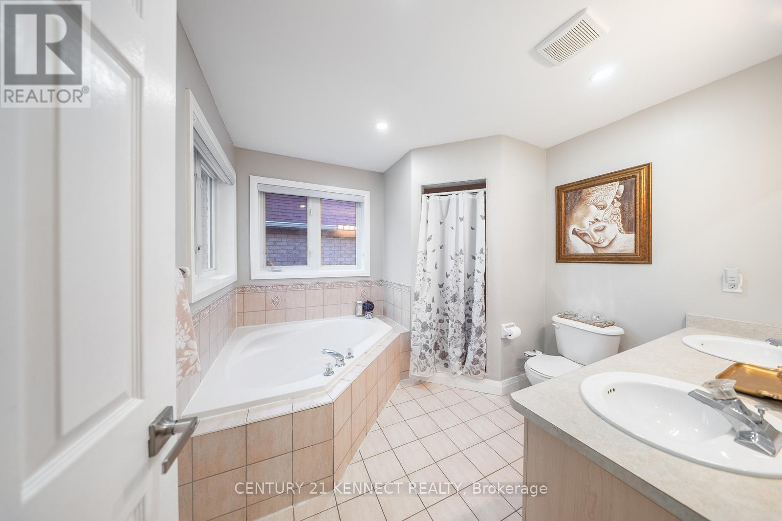656 Kaiser Drive, Mississauga, ON - Indoor Photo Showing Bathroom