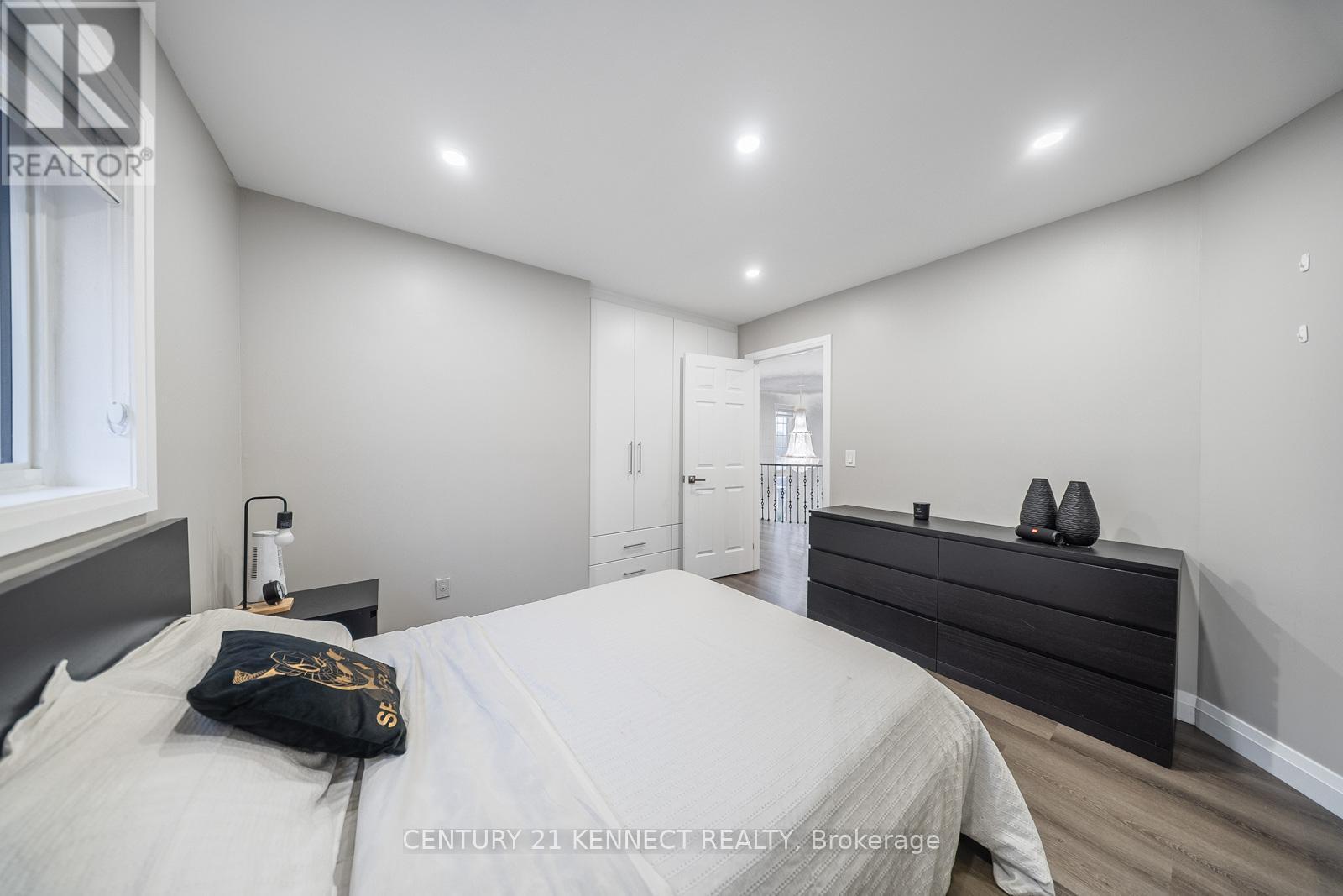 656 Kaiser Drive, Mississauga, ON - Indoor