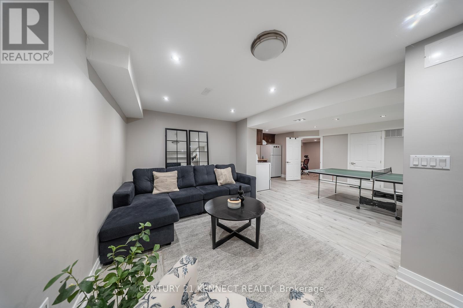 656 Kaiser Drive, Mississauga, ON - Indoor