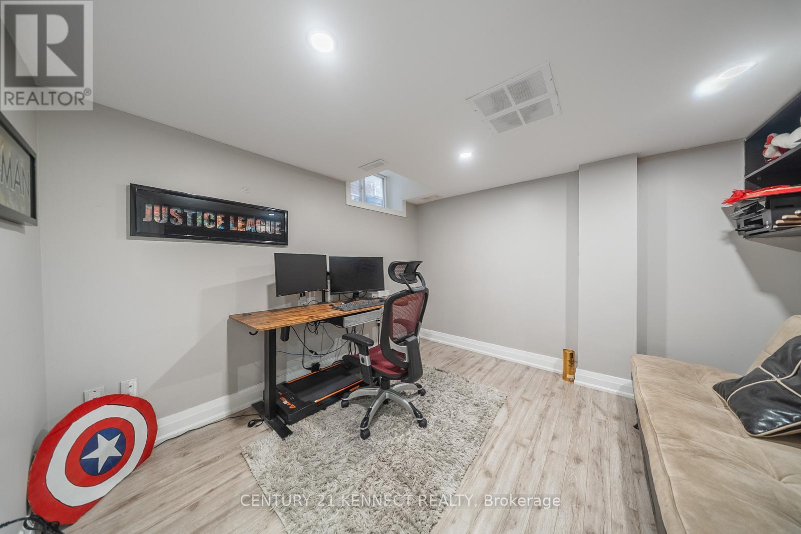 656 Kaiser Drive, Mississauga, ON - Indoor