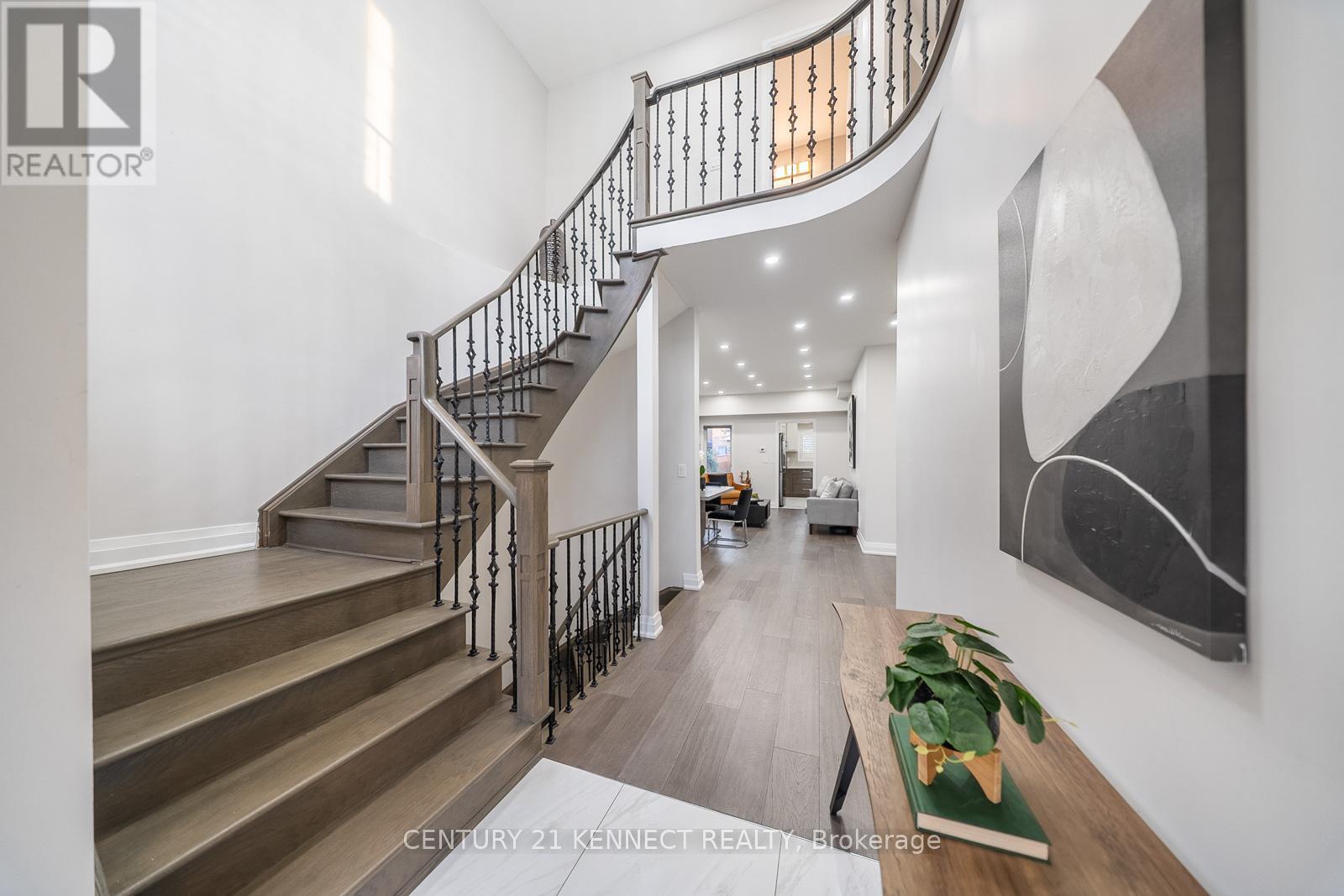 656 Kaiser Drive, Mississauga, ON - Indoor Photo Showing Other Room