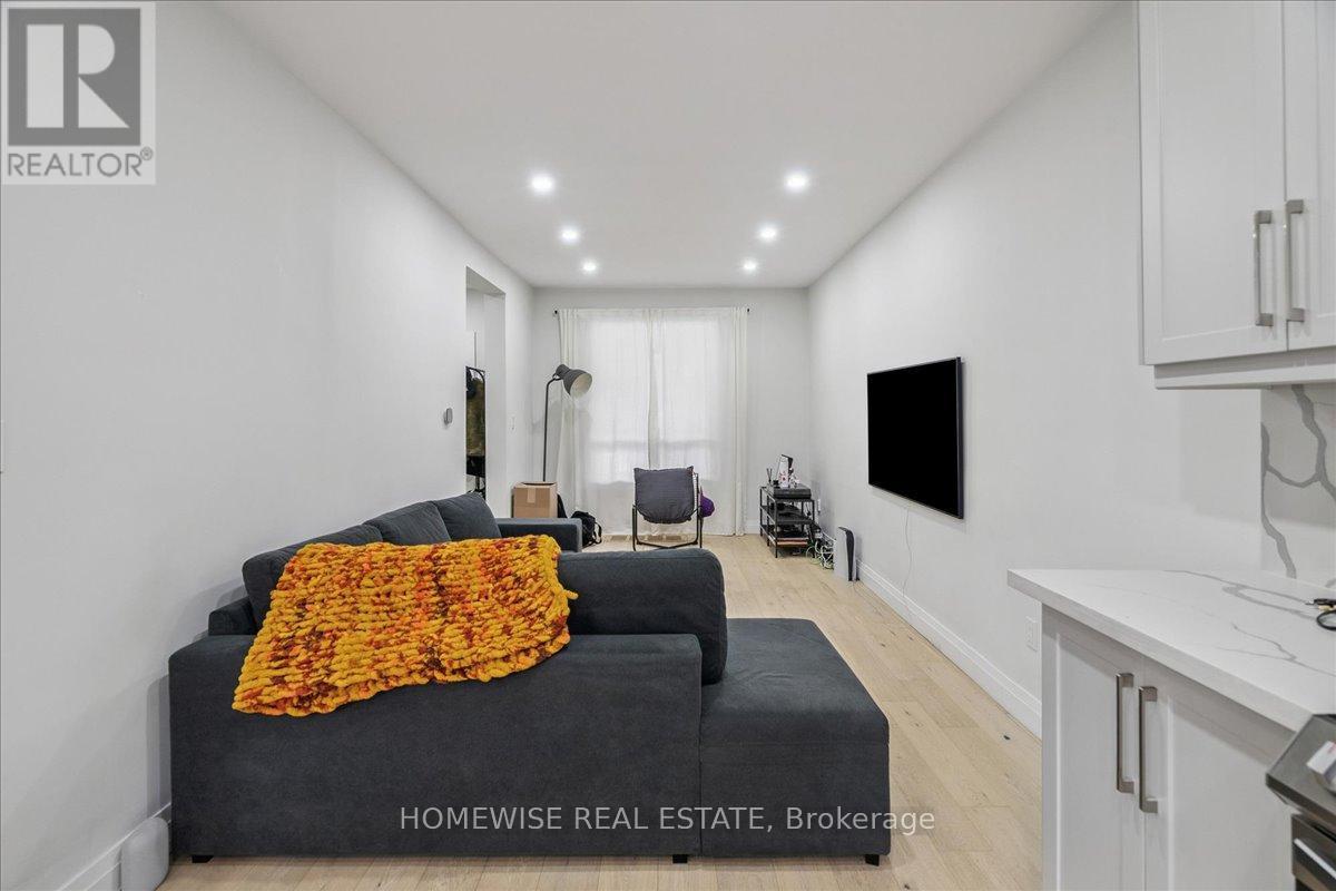 20 Greenaway Avenue, Hamilton, ON - Indoor