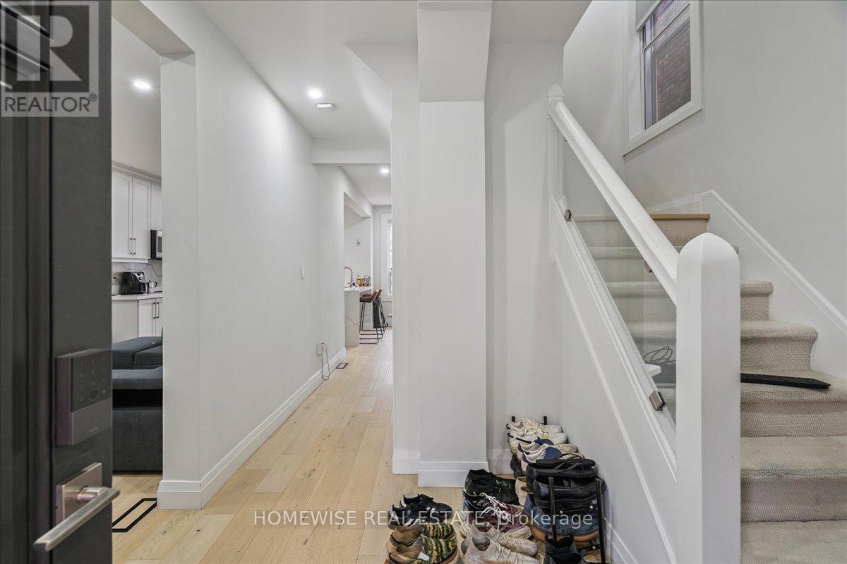 20 Greenaway Avenue, Hamilton, ON - Indoor Photo Showing Other Room