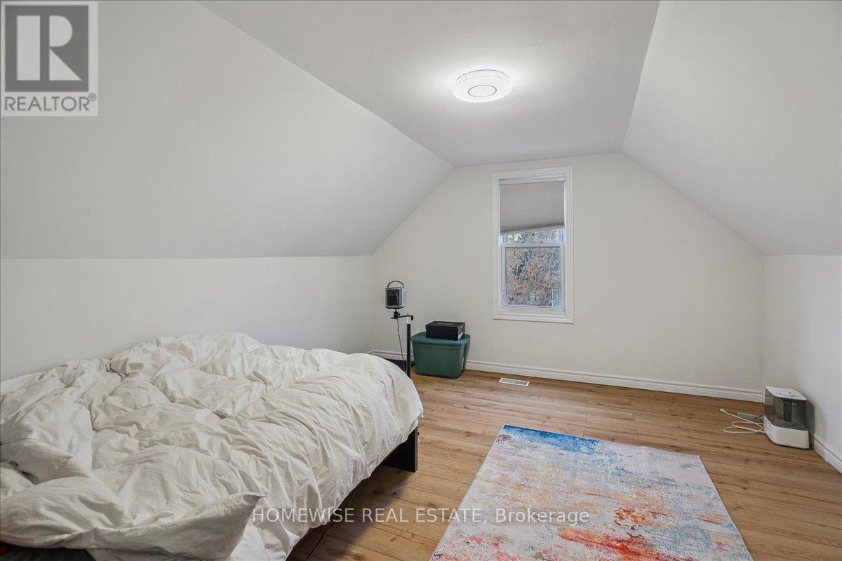 20 Greenaway Avenue, Hamilton, ON - Indoor Photo Showing Bedroom