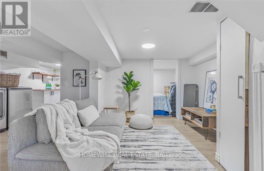 20 Greenaway Avenue, Hamilton, ON - Indoor Photo Showing Other Room