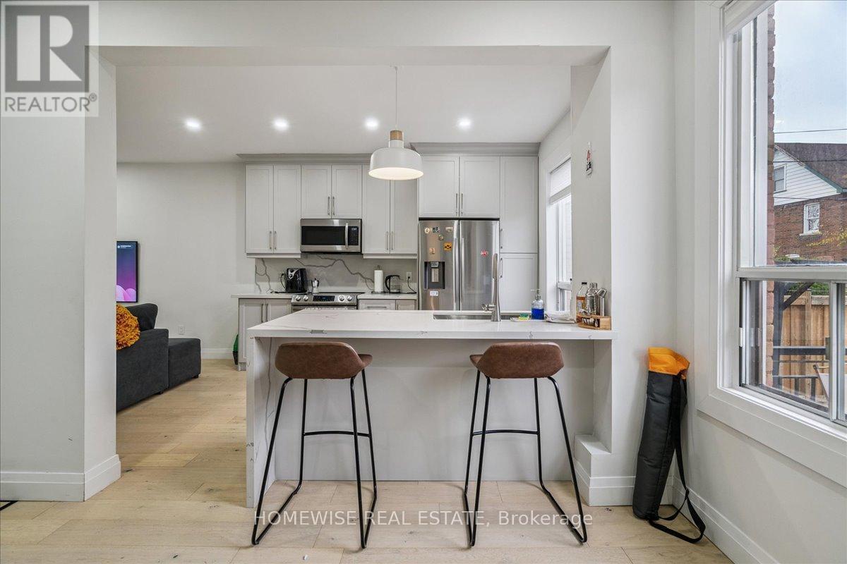 20 Greenaway Avenue, Hamilton, ON - Indoor Photo Showing Kitchen