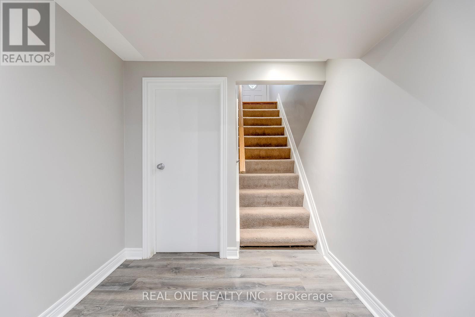 2181 Courtland Drive, Burlington, ON - Indoor Photo Showing Other Room