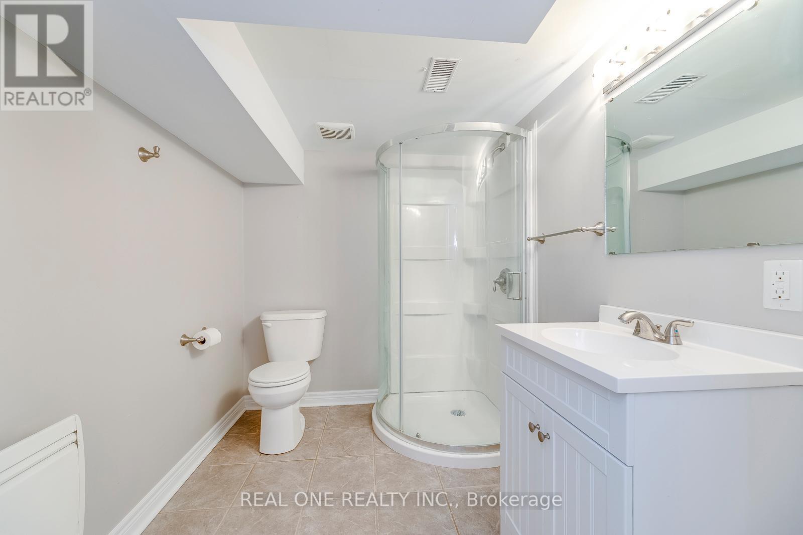 2181 Courtland Drive, Burlington, ON - Indoor Photo Showing Bathroom