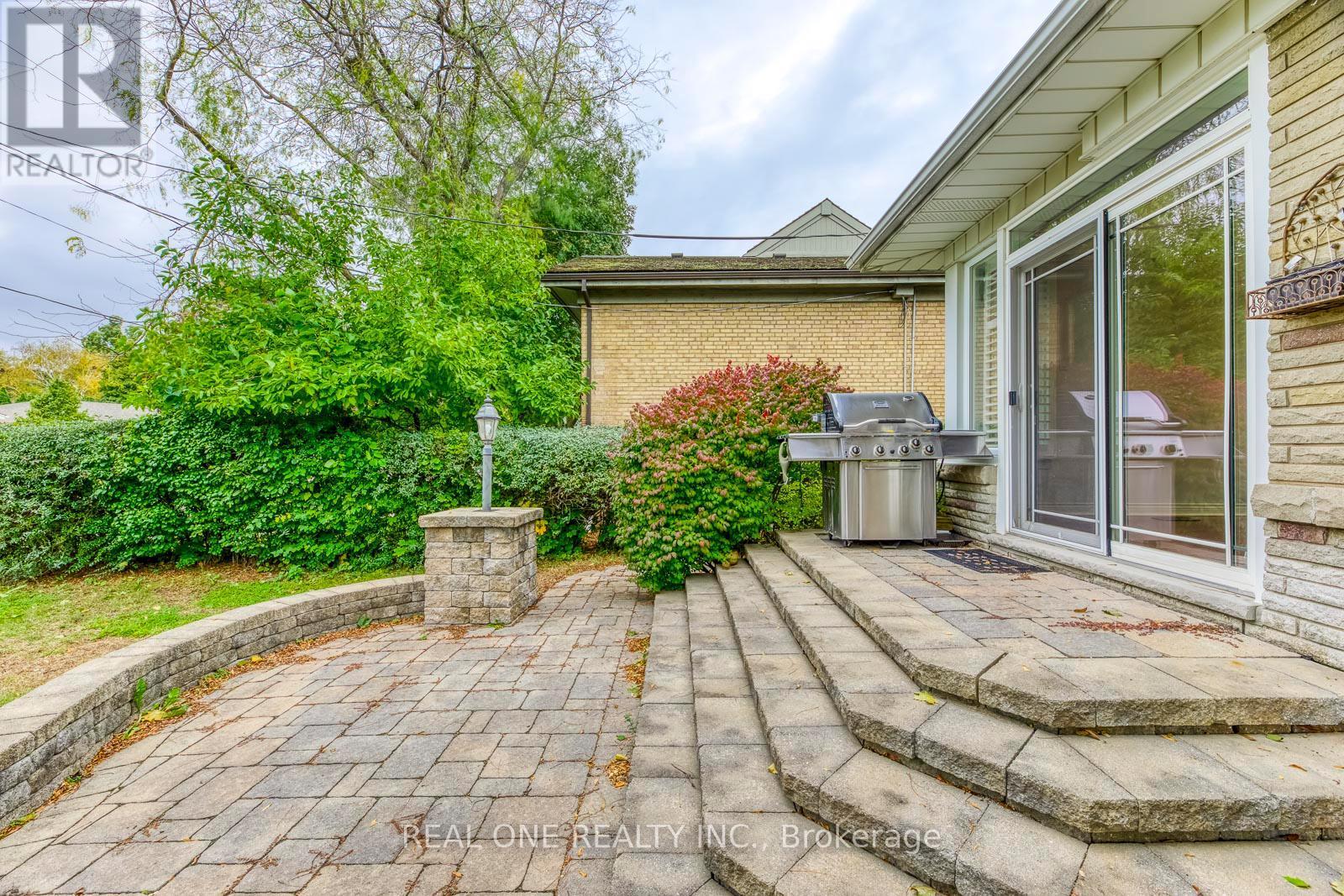 2181 Courtland Drive, Burlington, ON - Outdoor With Deck Patio Veranda