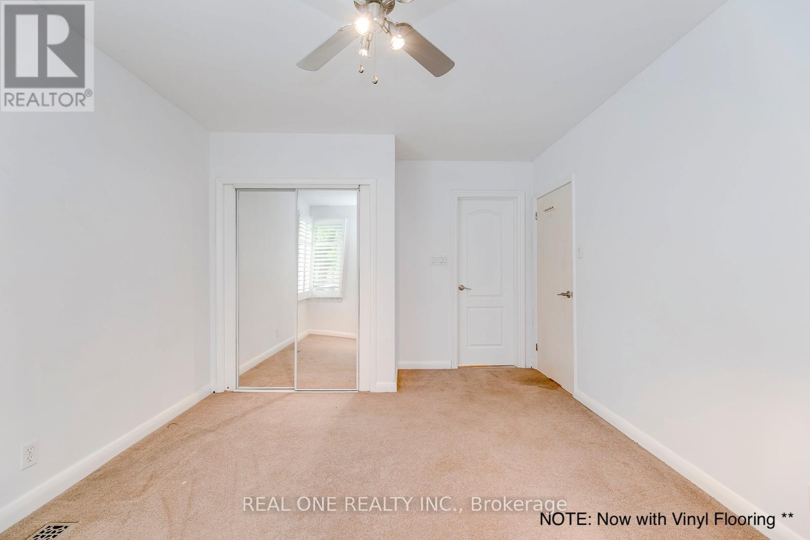 2181 Courtland Drive, Burlington, ON - Indoor Photo Showing Other Room