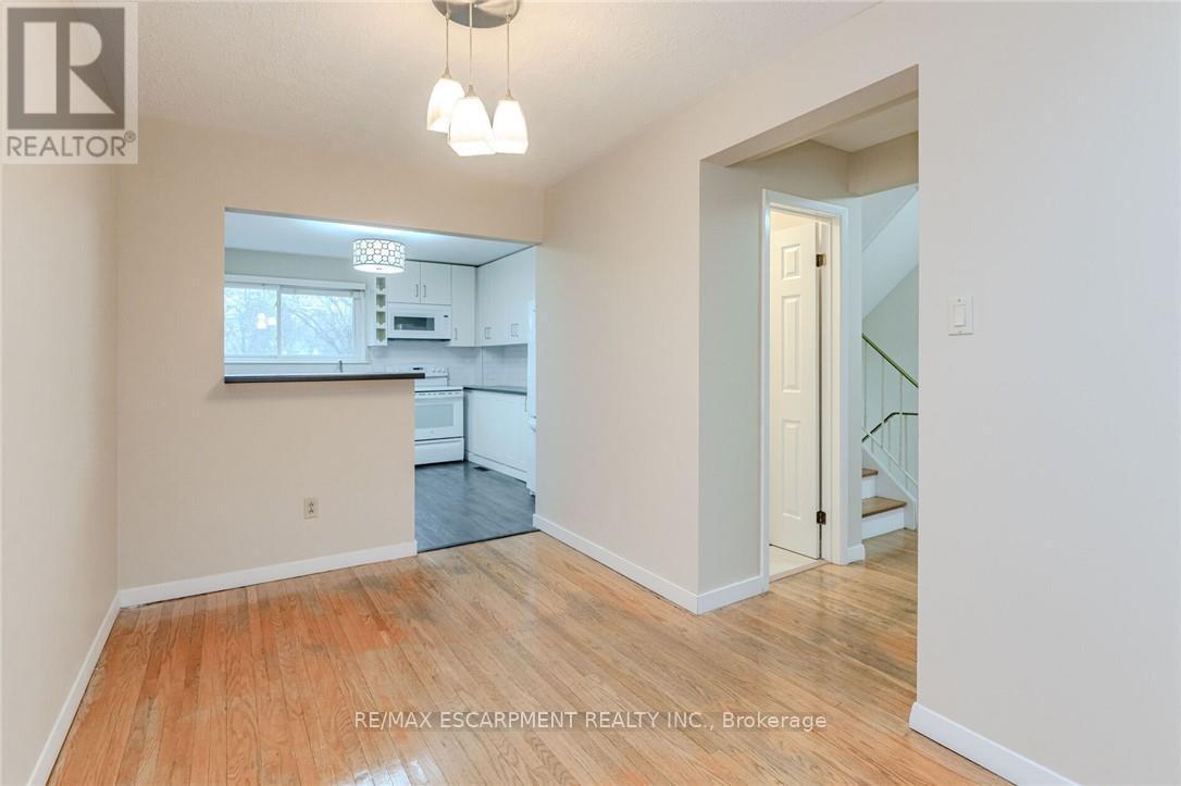 5479 Schueller Crescent, Burlington, ON - Indoor Photo Showing Other Room