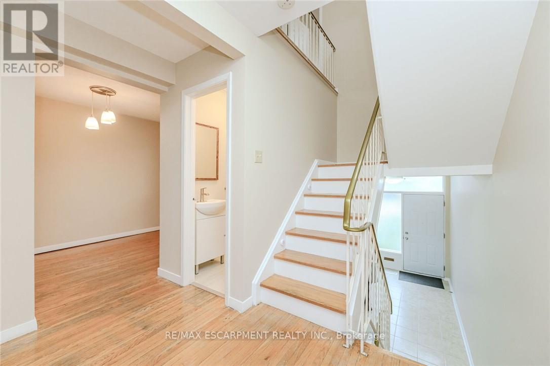 5479 Schueller Crescent, Burlington, ON - Indoor Photo Showing Other Room