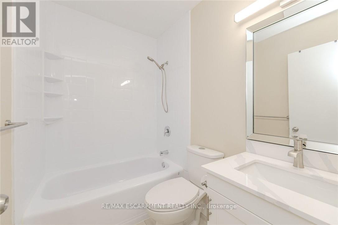 5479 Schueller Crescent, Burlington, ON - Indoor Photo Showing Bathroom