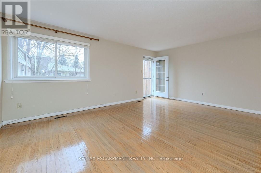 5479 Schueller Crescent, Burlington, ON - Indoor Photo Showing Other Room