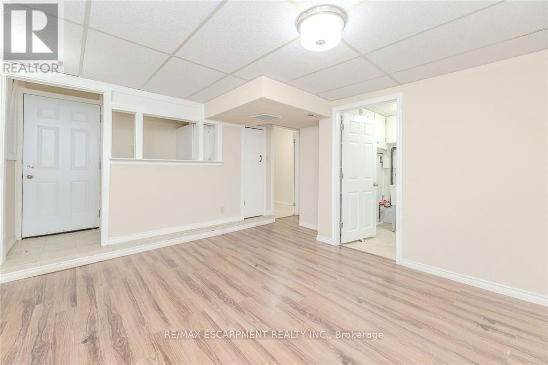 5479 Schueller Crescent, Burlington, ON - Indoor Photo Showing Other Room