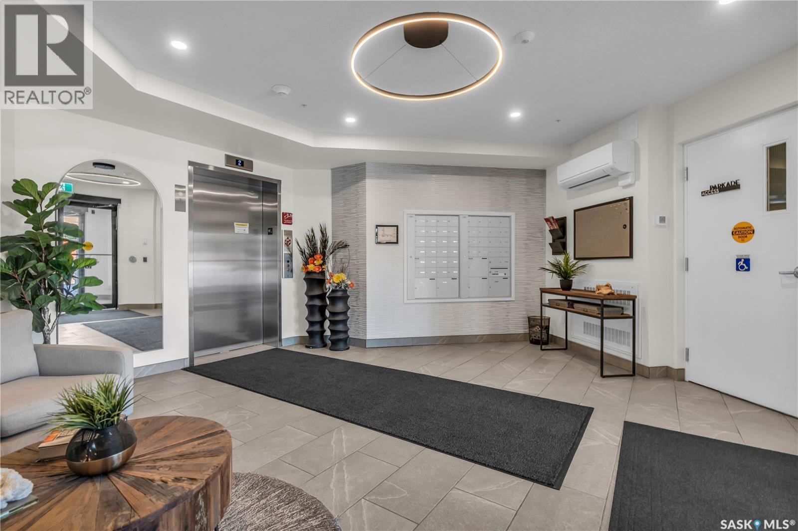 201 3581 Evans Court, Regina, SK - Indoor