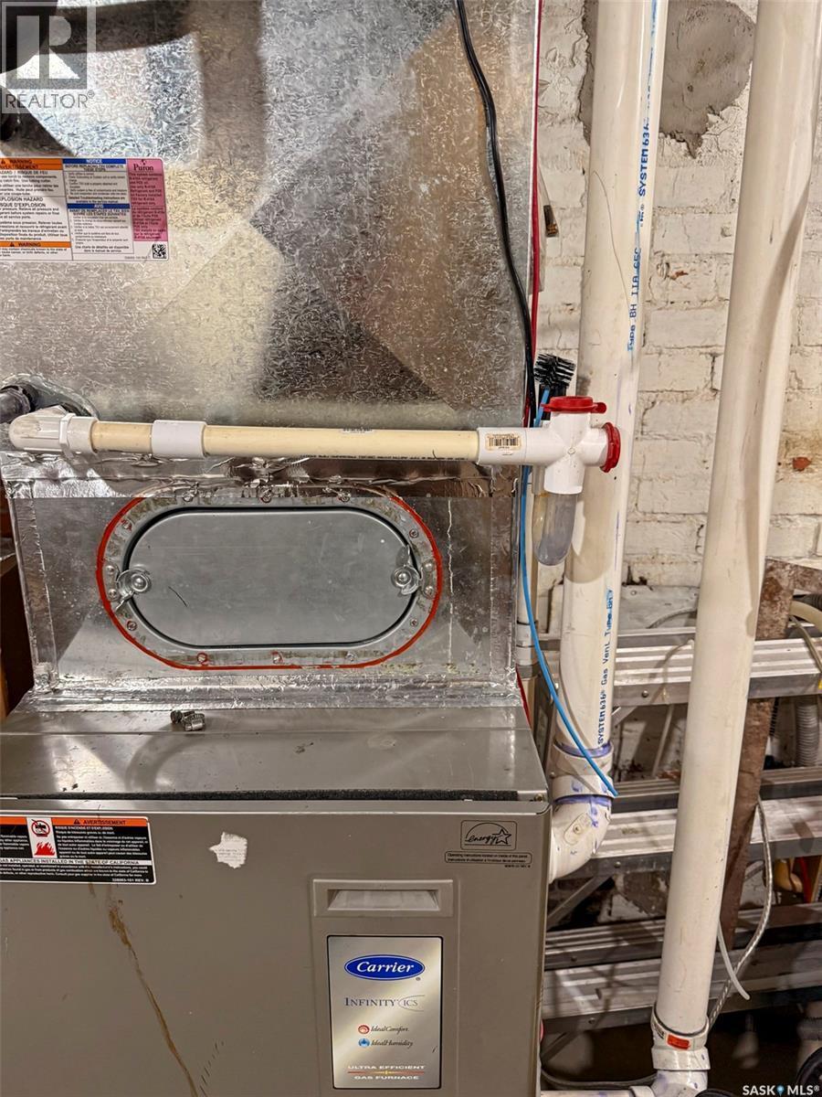 735 Sidney Street E, Swift Current, SK - Indoor Photo Showing Basement