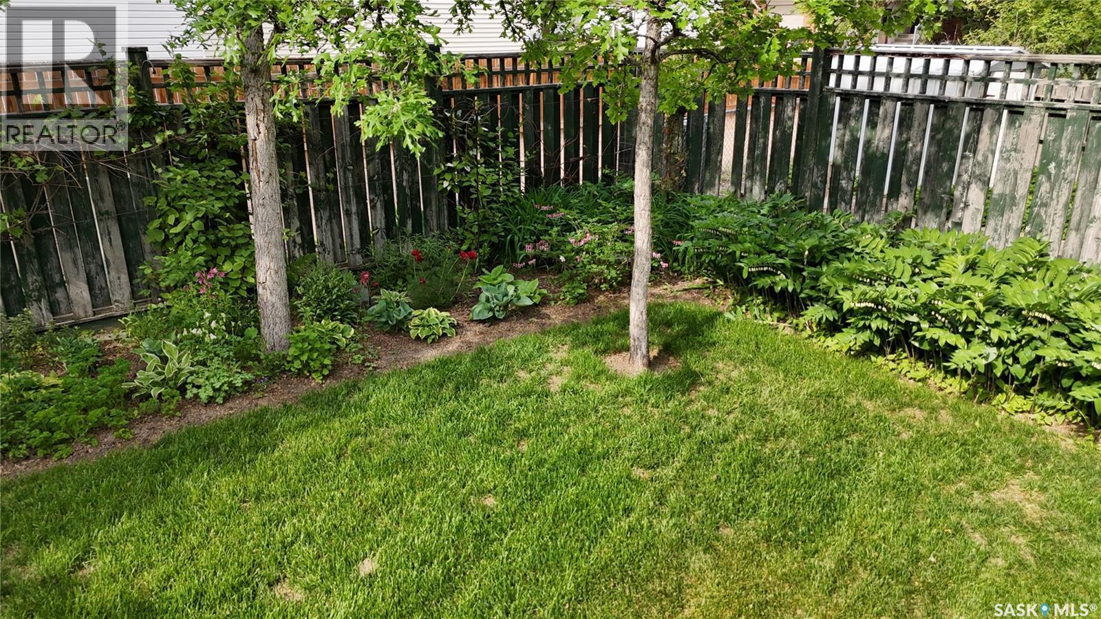 735 Sidney Street E, Swift Current, SK - Outdoor