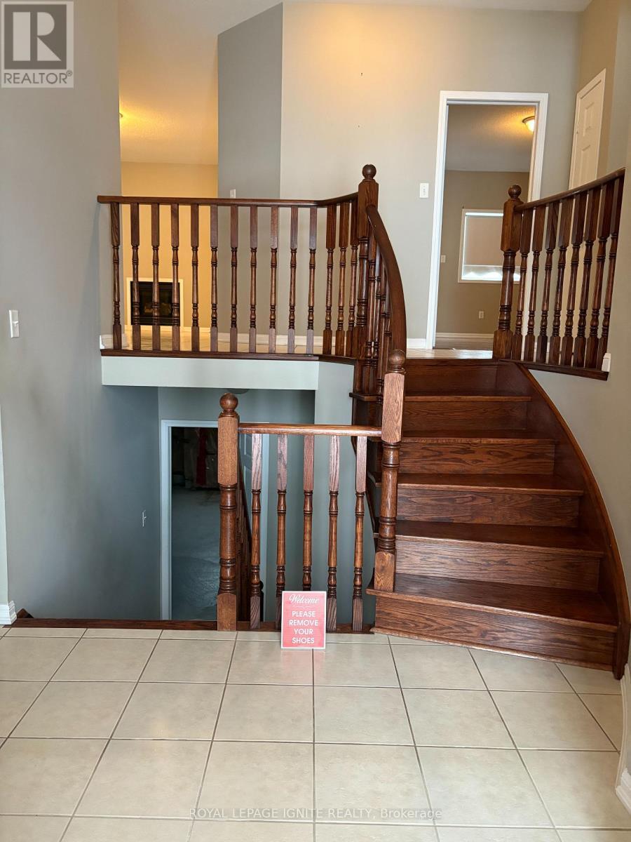 18 Red Pine Crescent, Wasaga Beach, ON - Indoor Photo Showing Other Room