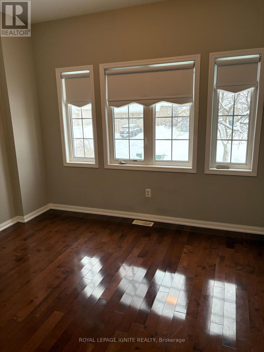 18 Red Pine Crescent, Wasaga Beach, ON - Indoor Photo Showing Other Room