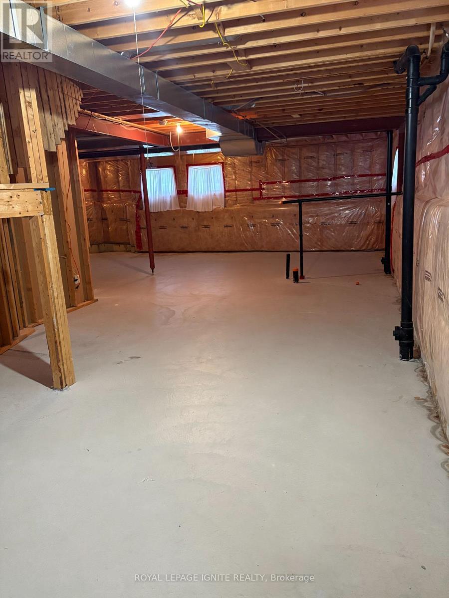 18 Red Pine Crescent, Wasaga Beach, ON - Indoor