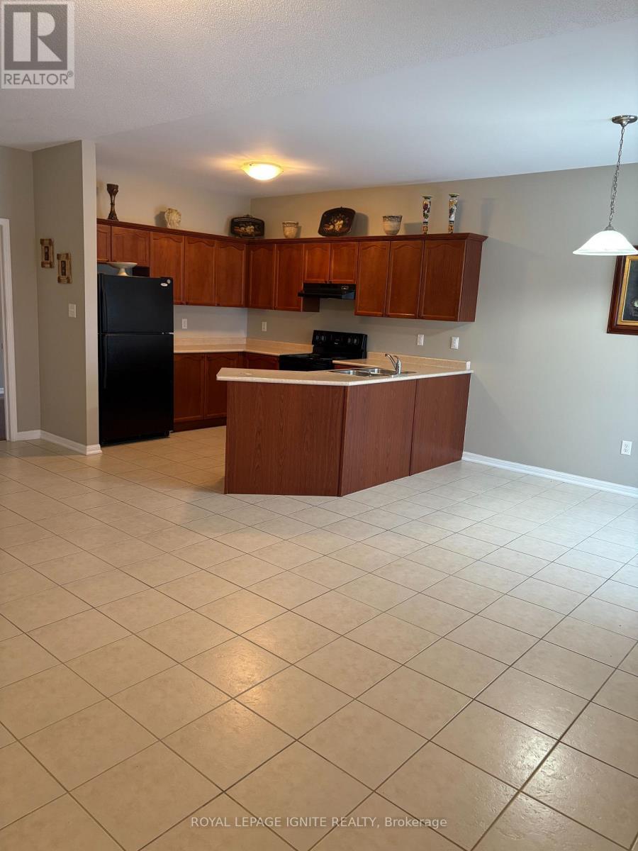 18 Red Pine Crescent, Wasaga Beach, ON - Indoor Photo Showing Kitchen