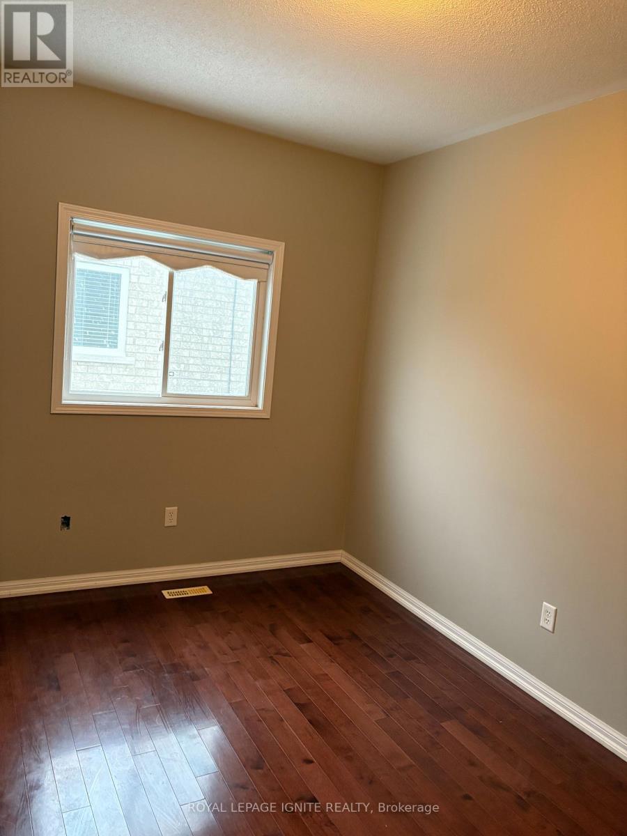 18 Red Pine Crescent, Wasaga Beach, ON - Indoor Photo Showing Other Room