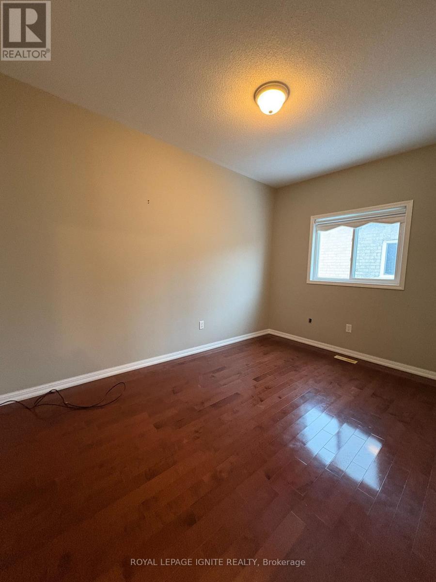 18 Red Pine Crescent, Wasaga Beach, ON - Indoor Photo Showing Other Room