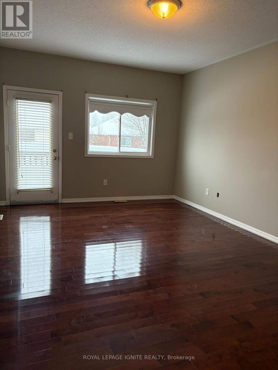 18 Red Pine Crescent, Wasaga Beach, ON - Indoor Photo Showing Other Room