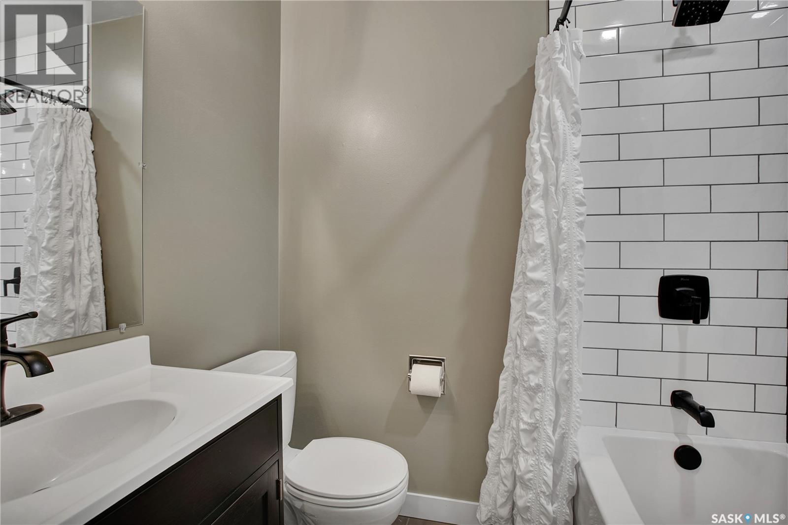 1814 Richardson Road, Saskatoon, SK - Indoor Photo Showing Bathroom