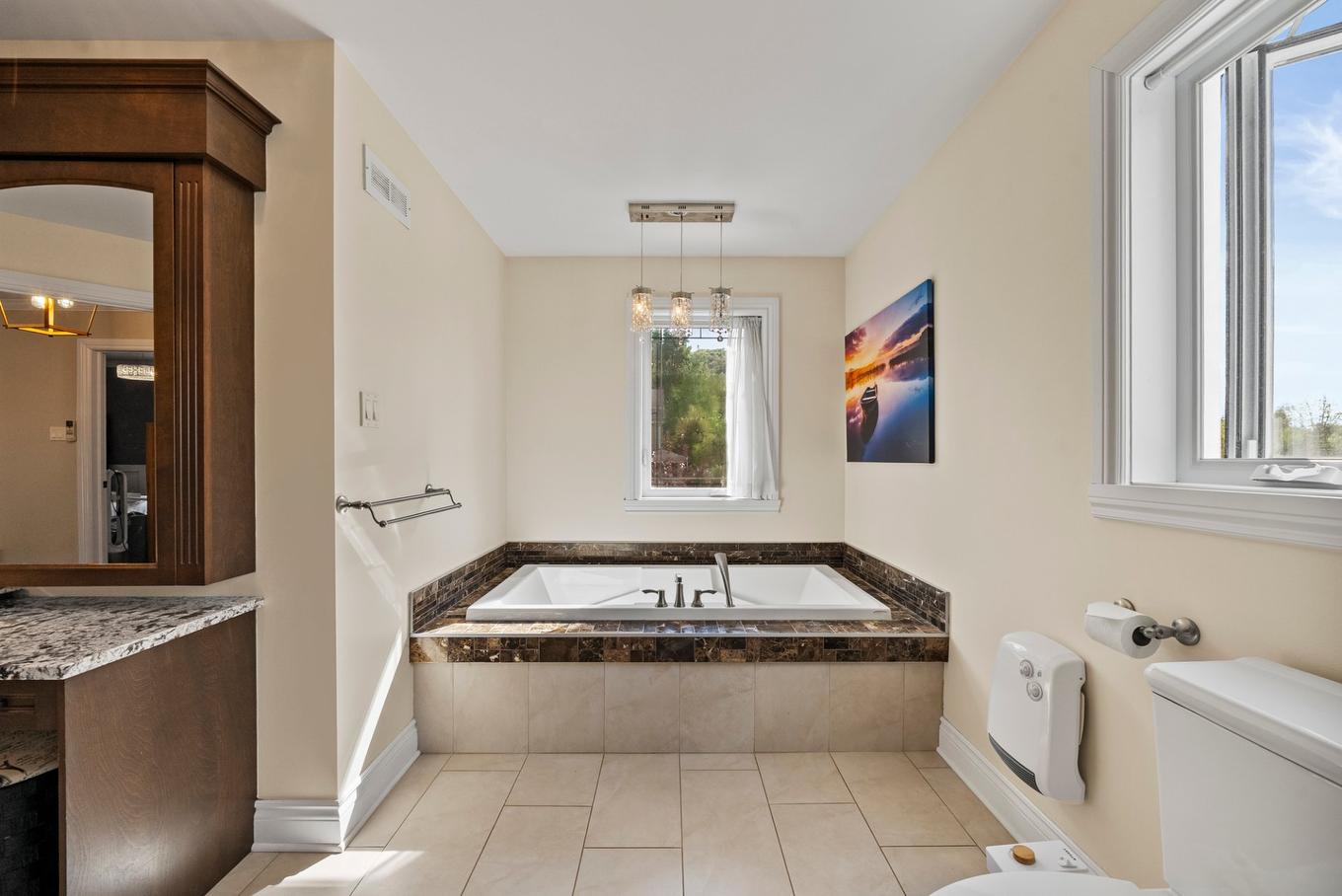 Salle de bains - 182 Rue De Saguenay, Bromont, QC - Indoor Photo Showing Bathroom