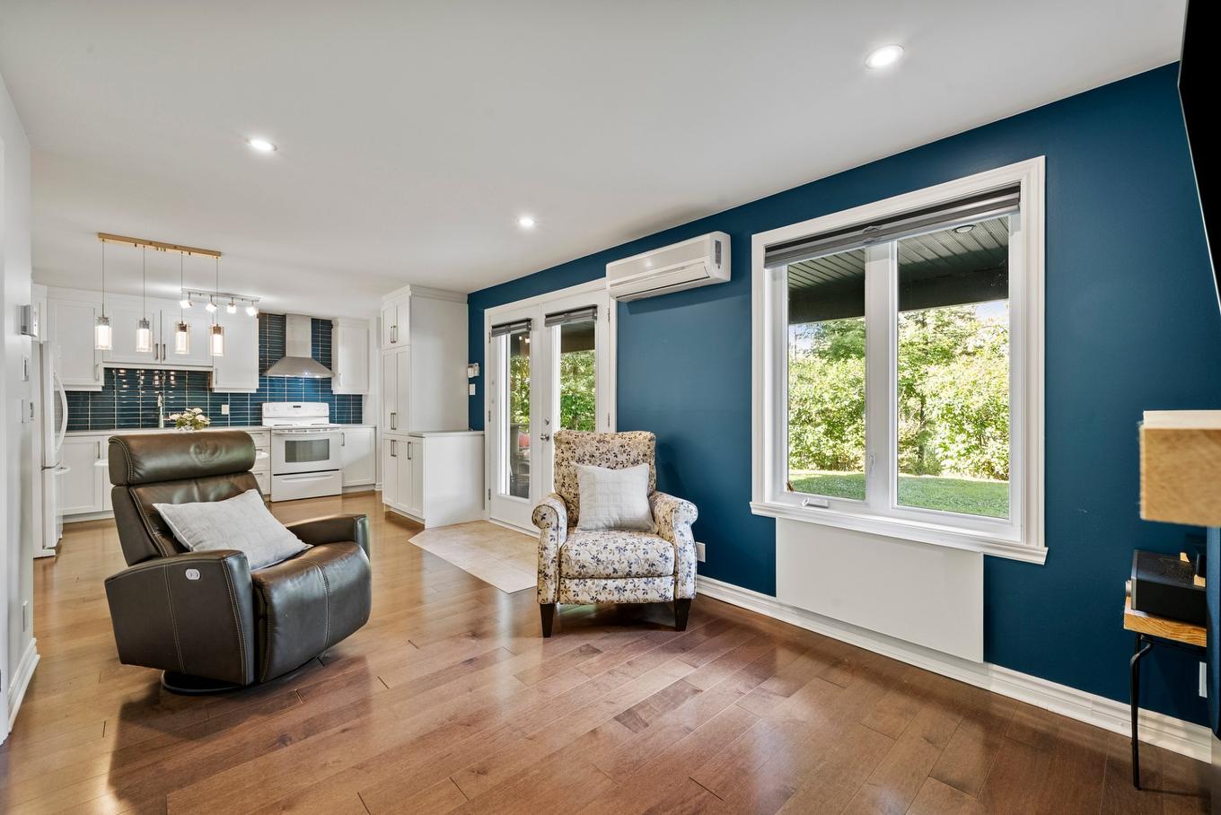 Intergénération - 182 Rue De Saguenay, Bromont, QC - Indoor Photo Showing Other Room