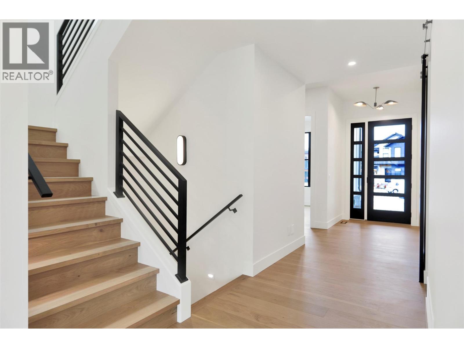 Foyer / Entrance - 5533 Foothill Court, Kelowna, BC - Indoor Photo Showing Other Room