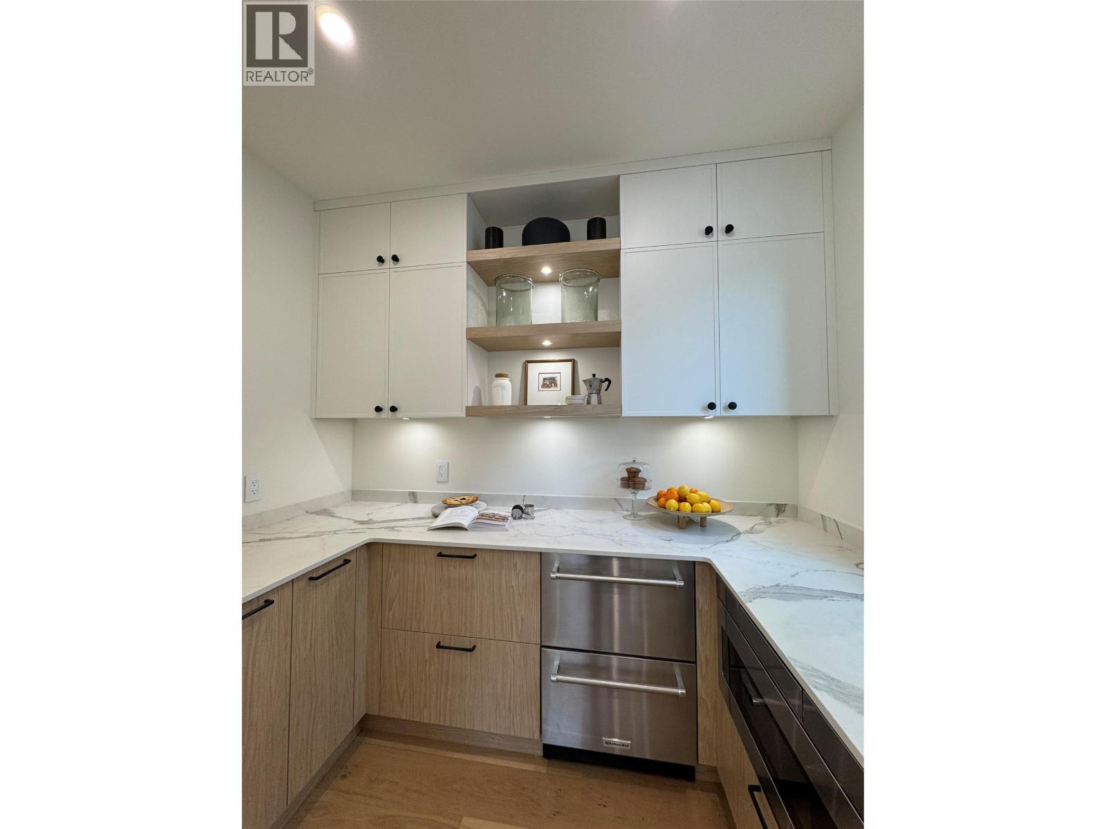 Pantry - 5533 Foothill Court, Kelowna, BC - Indoor Photo Showing Kitchen