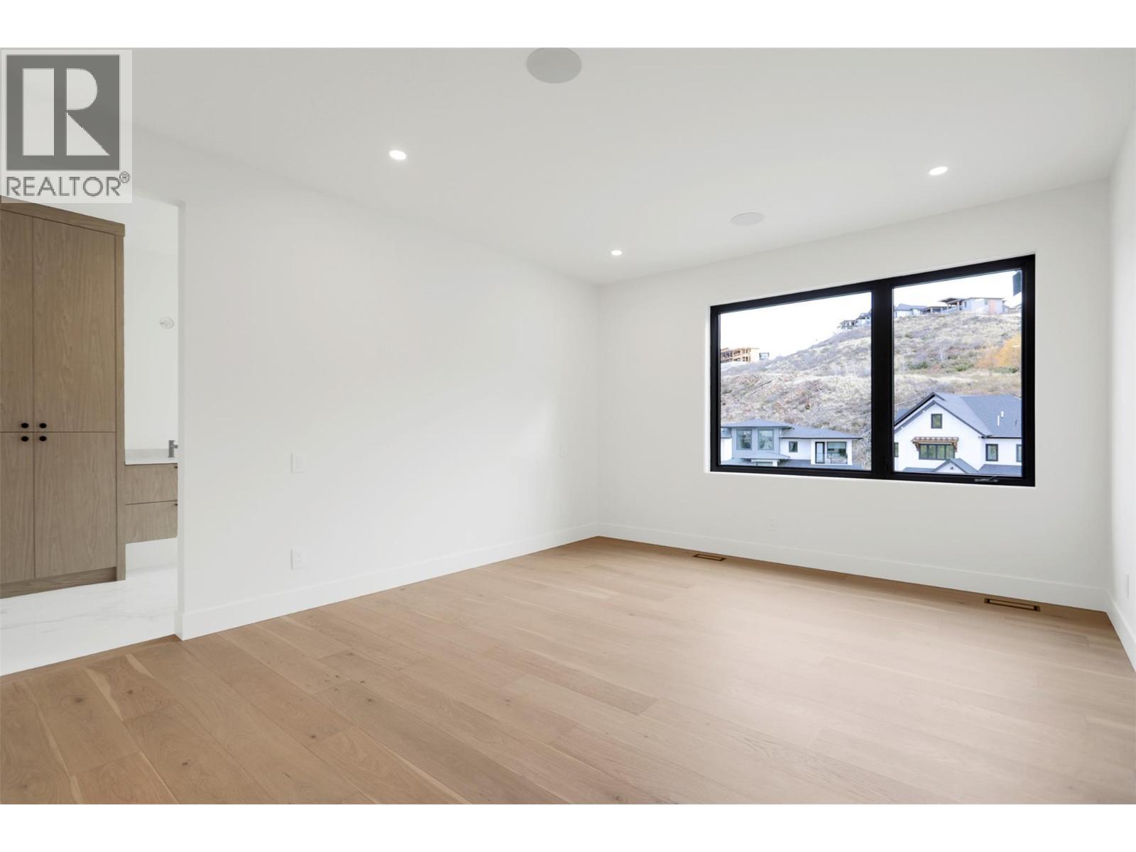 Well-sized Master bedroom - 5533 Foothill Court, Kelowna, BC - Indoor Photo Showing Other Room