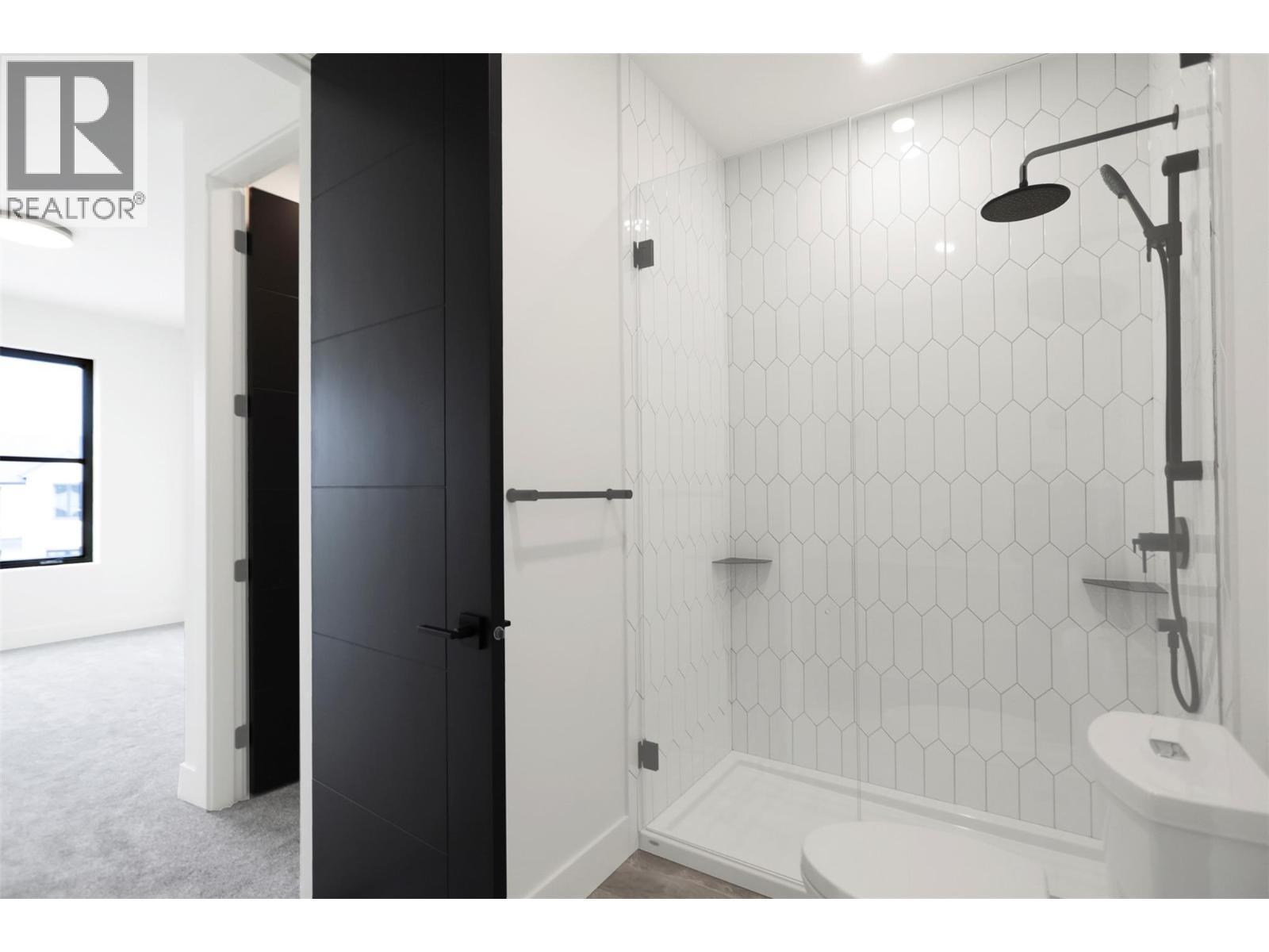 Ensuite for Bedroom 2 - 5533 Foothill Court, Kelowna, BC - Indoor Photo Showing Bathroom