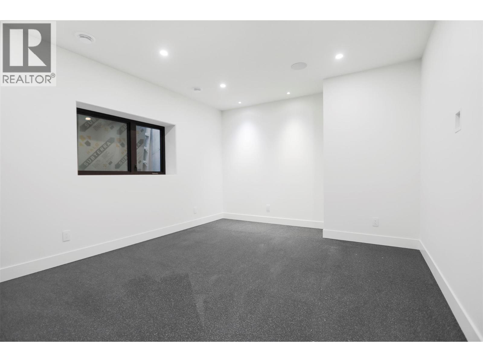 Gym / Extra bedroom in the basement - 5533 Foothill Court, Kelowna, BC - Indoor Photo Showing Other Room