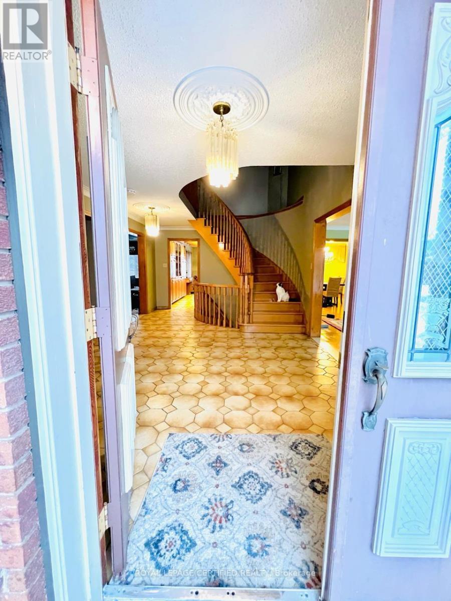 4261 Capilano Court, Mississauga, ON - Indoor Photo Showing Other Room