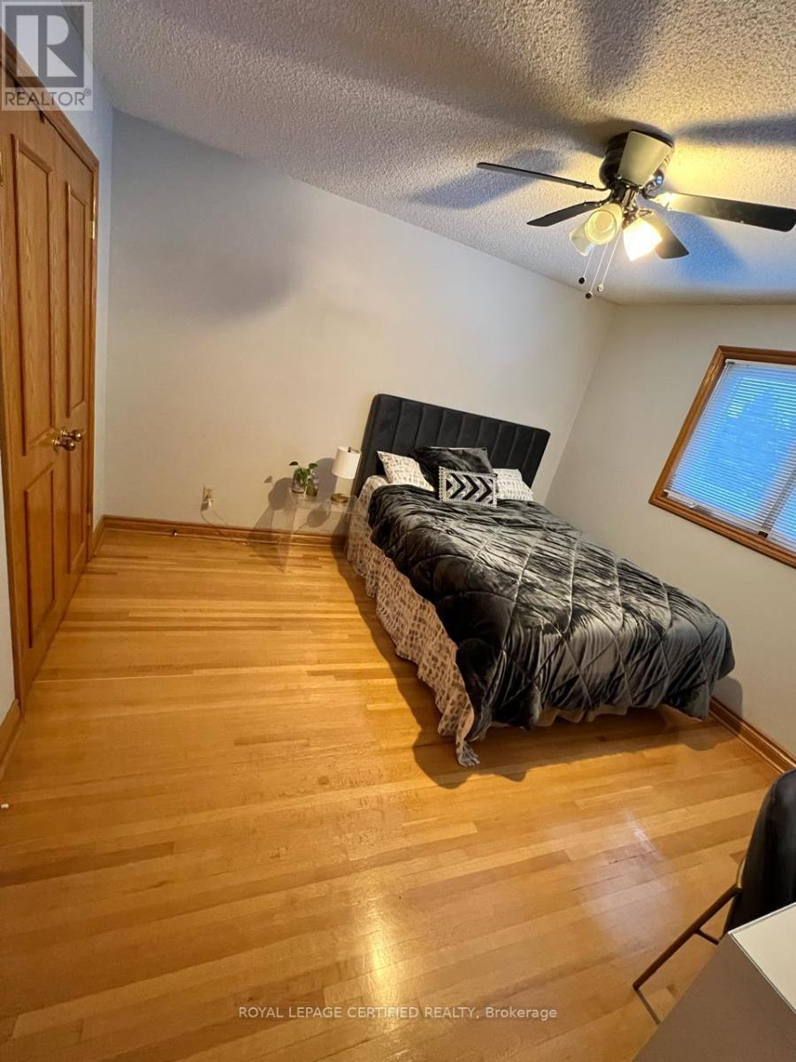 4261 Capilano Court, Mississauga, ON - Indoor Photo Showing Bedroom