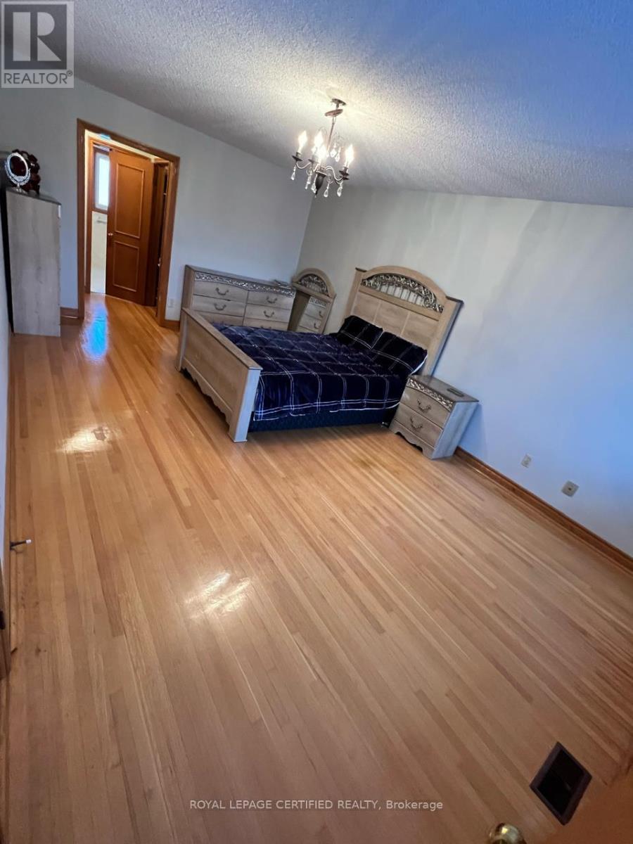 4261 Capilano Court, Mississauga, ON - Indoor