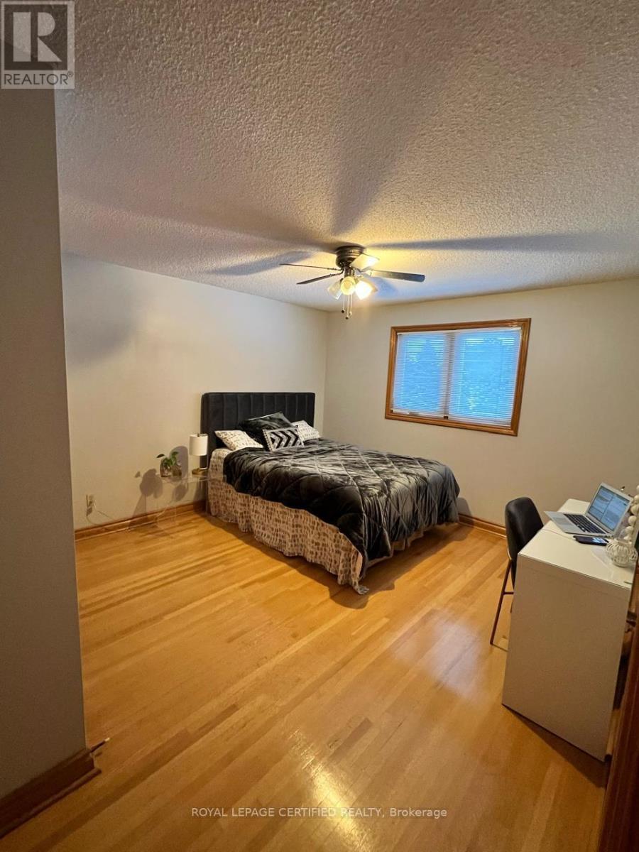 4261 Capilano Court, Mississauga, ON - Indoor Photo Showing Bedroom