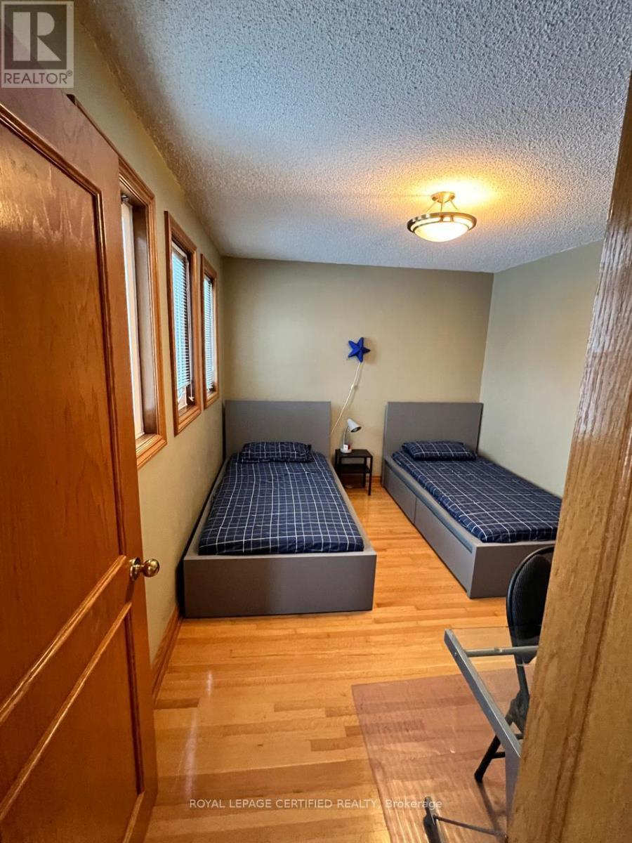 4261 Capilano Court, Mississauga, ON - Indoor Photo Showing Other Room