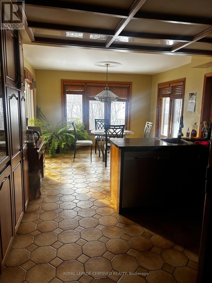 4261 Capilano Court, Mississauga, ON - Indoor